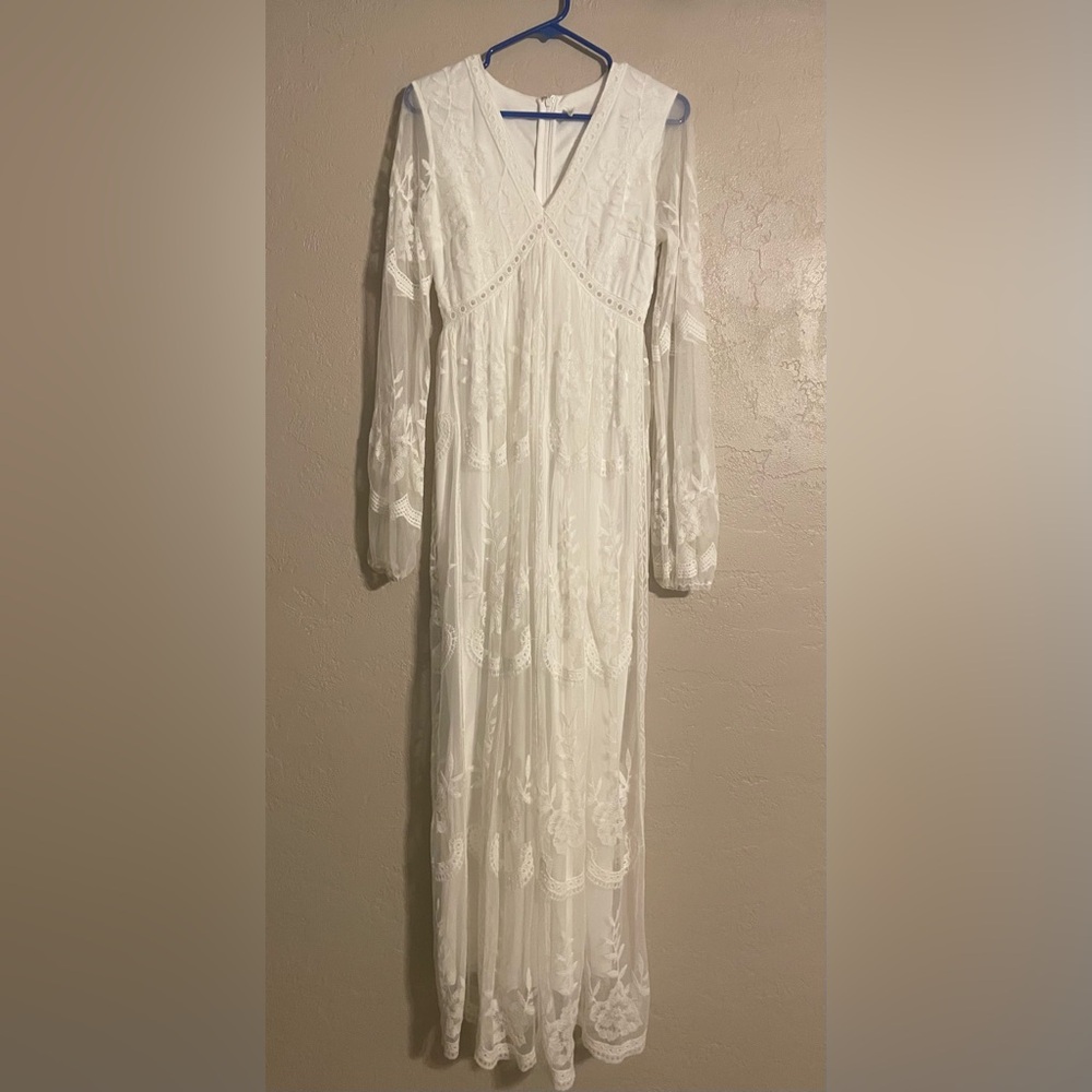 Chic Long Sleeve White Lace Dress/Maternity/Photos